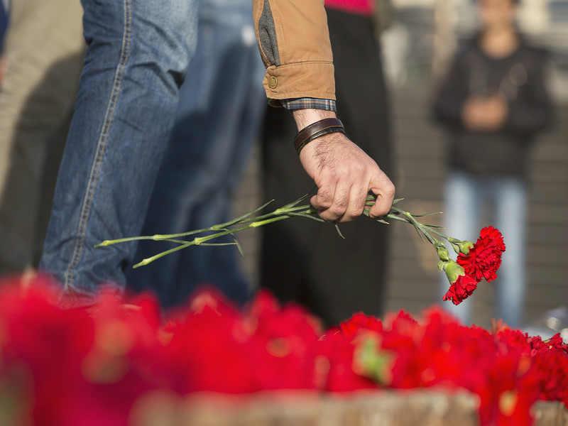 Colours Of Mourning Around The World Funeral Guide